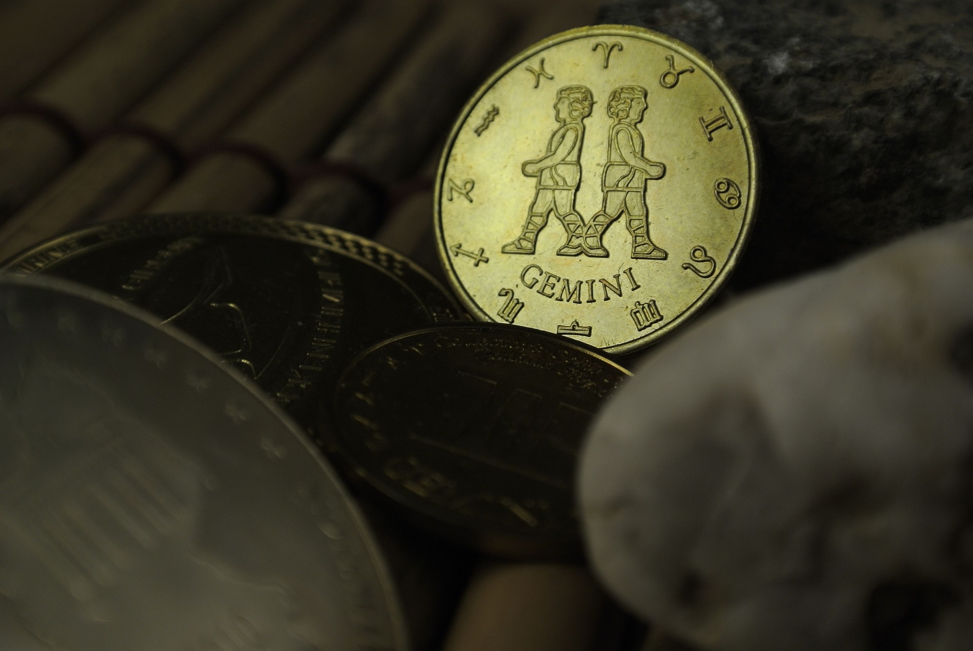 Gemini Moon Sign Explained: The Mind Behind the Emotions